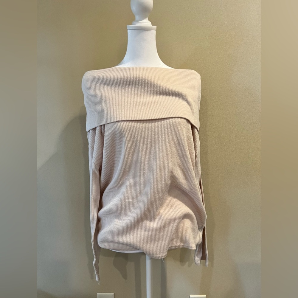 Cream Off the Shoulder Sweater Size Small